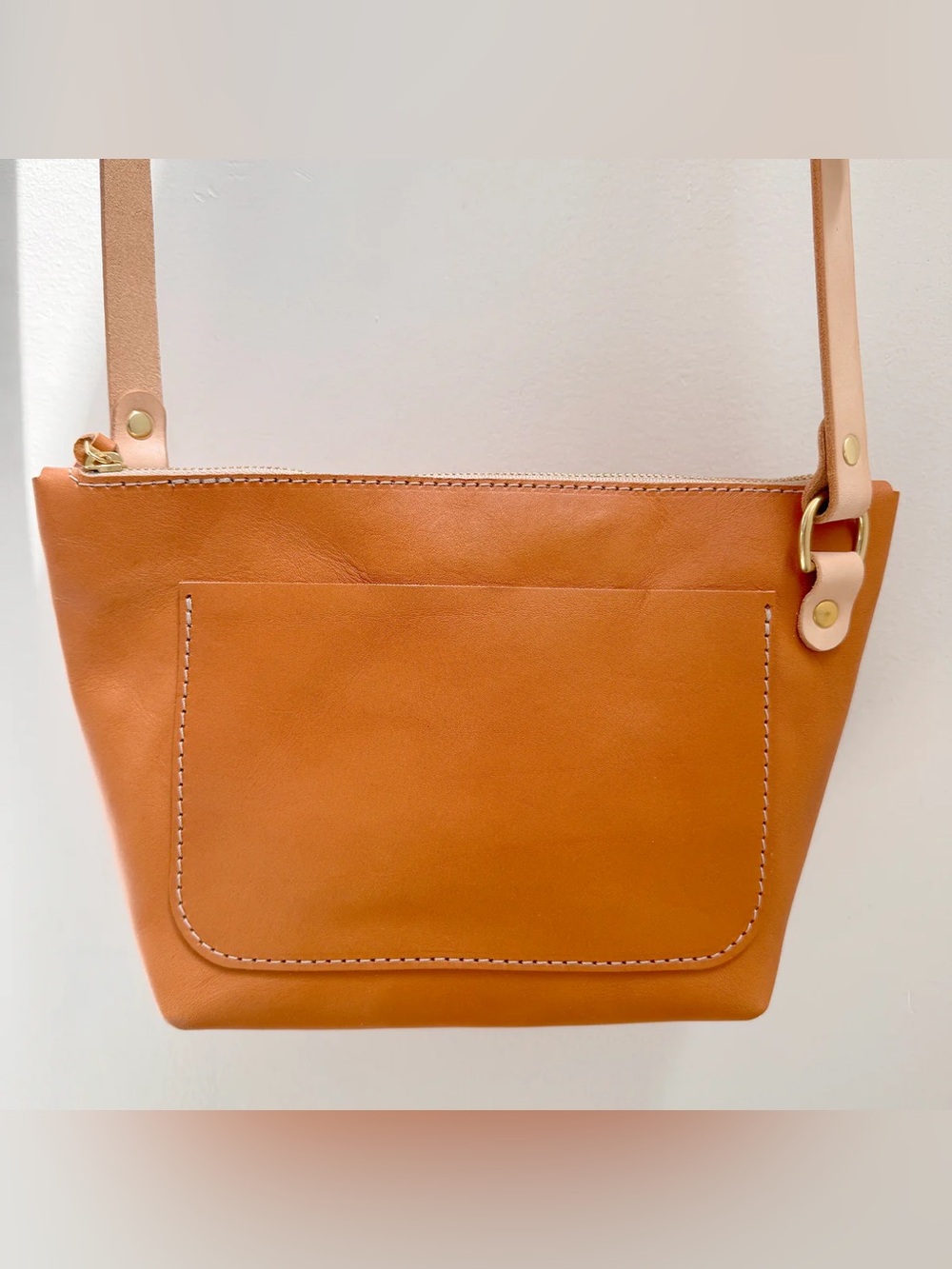 Bryr Leather Crossbody Bag Whiskey NWT in original box - Picture 4 of 5